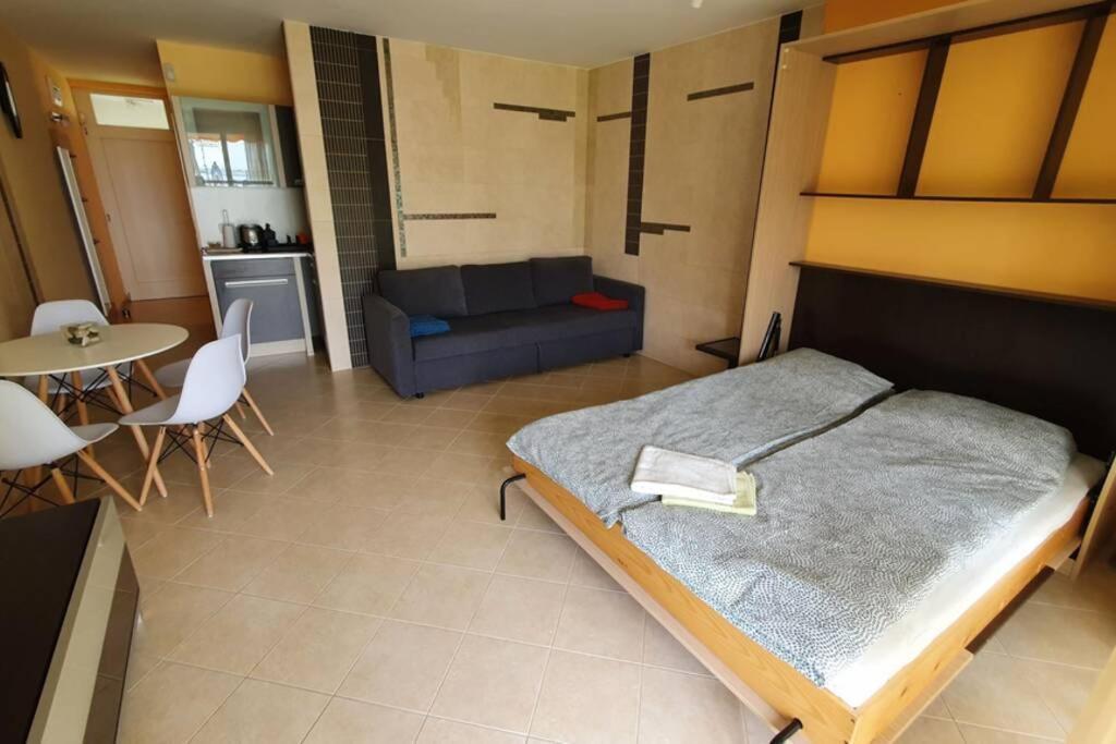 Апартаменти Igenyes 4 Fos Apartman Koezvetlen A Strandnal Чопак Екстер'єр фото