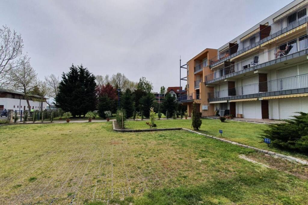 Апартаменти Igenyes 4 Fos Apartman Koezvetlen A Strandnal Чопак Екстер'єр фото