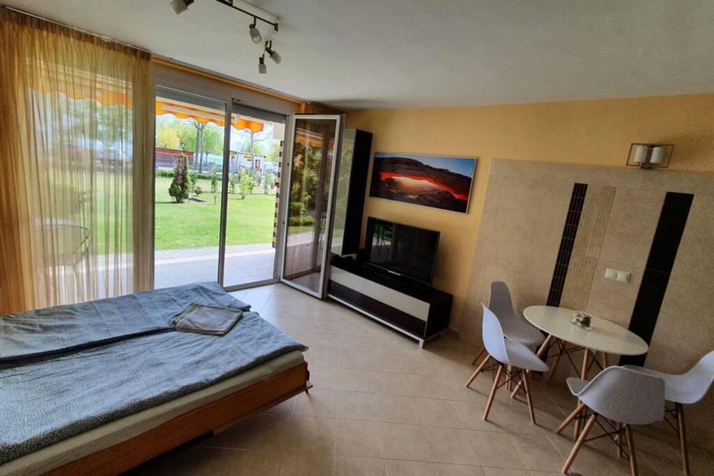 Апартаменти Igenyes 4 Fos Apartman Koezvetlen A Strandnal Чопак Екстер'єр фото